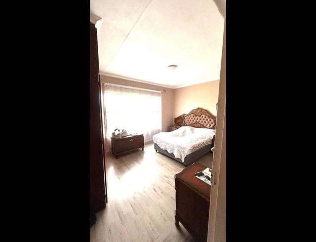 3 BEDROOM HOUSE FOR SALE IN HILLCREST